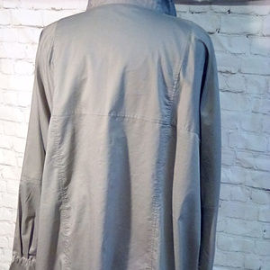 Motto Tops - Motto size 1X gray thigh length button shirt Motto Tops - Motto size 1X gray thigh length button shirt